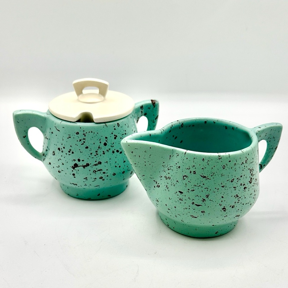❄️HP! Bauer 50’s Robin Egg Speckled Cream & Sugar with lid. Rare Find
